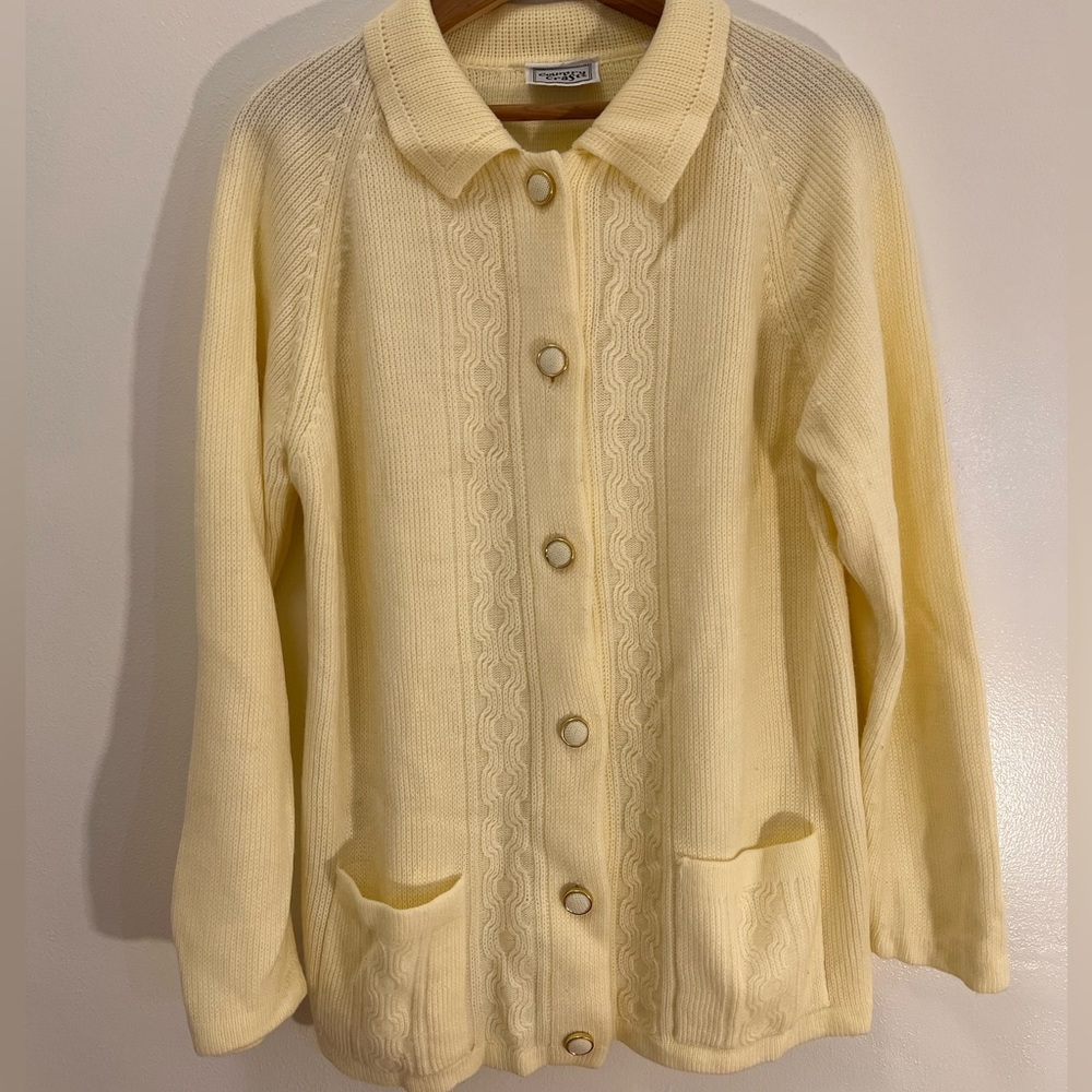 Country Craft Knit Sweater Gold Buttons with Knit Detail Collared Size L Yellow